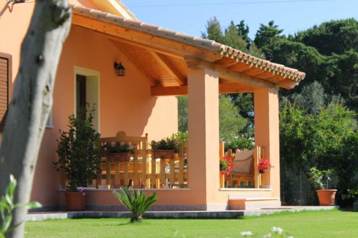 Il Melograno Di Nora Bed & Breakfast พูลา ภายนอก รูปภาพ